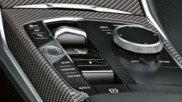 Przełączniki kołyskowe do ręcznej zmiany biegów.